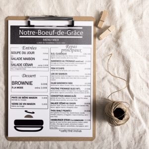 Pad en bois avec le menu du Notre-Boeuf-de-Grâce